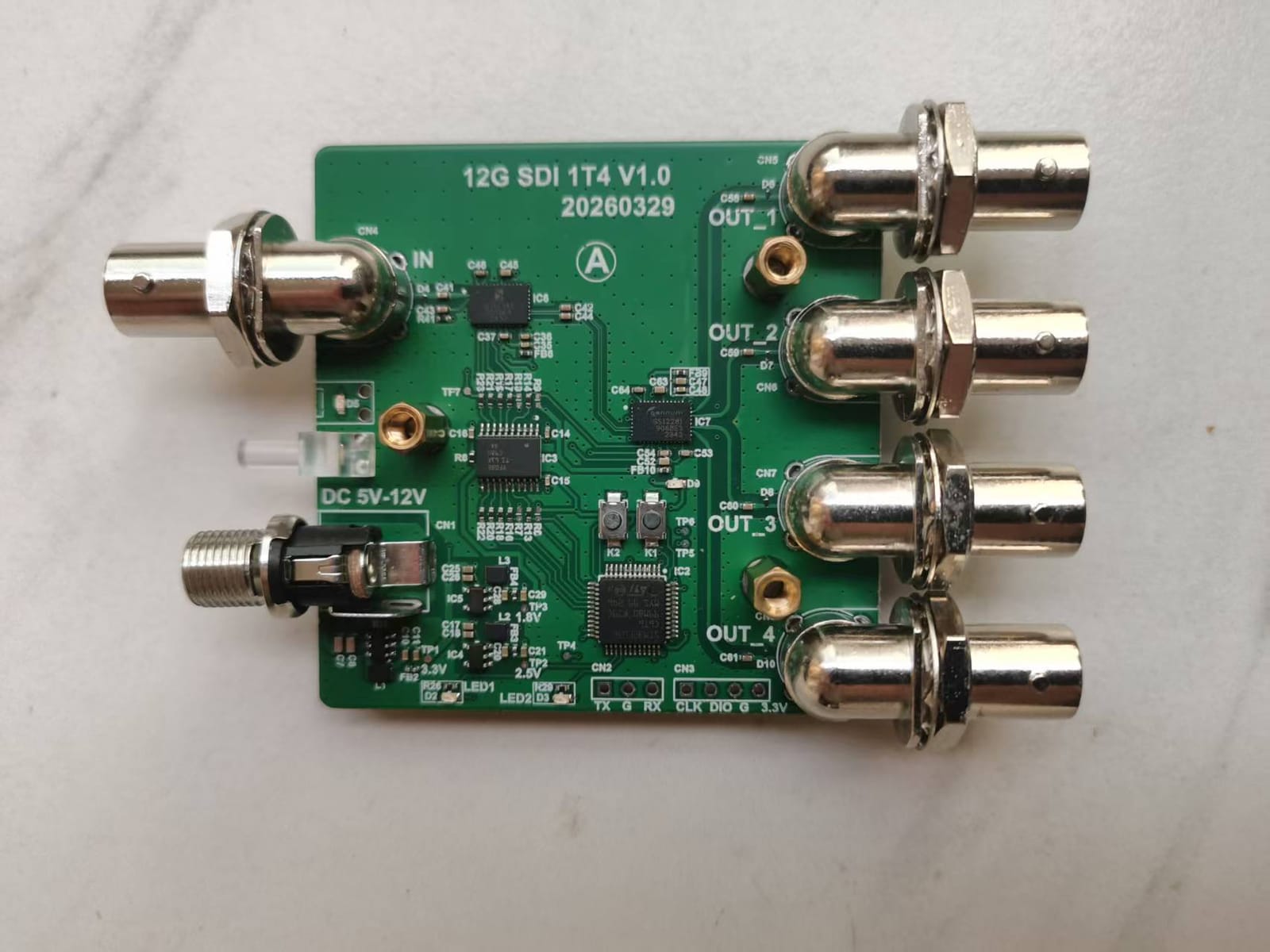 12G SDI 一分四分配板卡实物照片